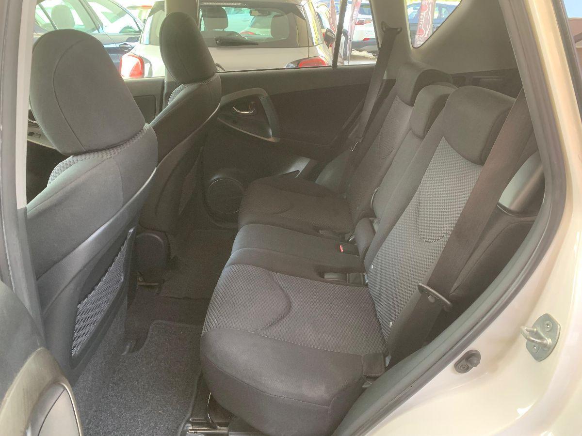 TOYOTA - RAV4
