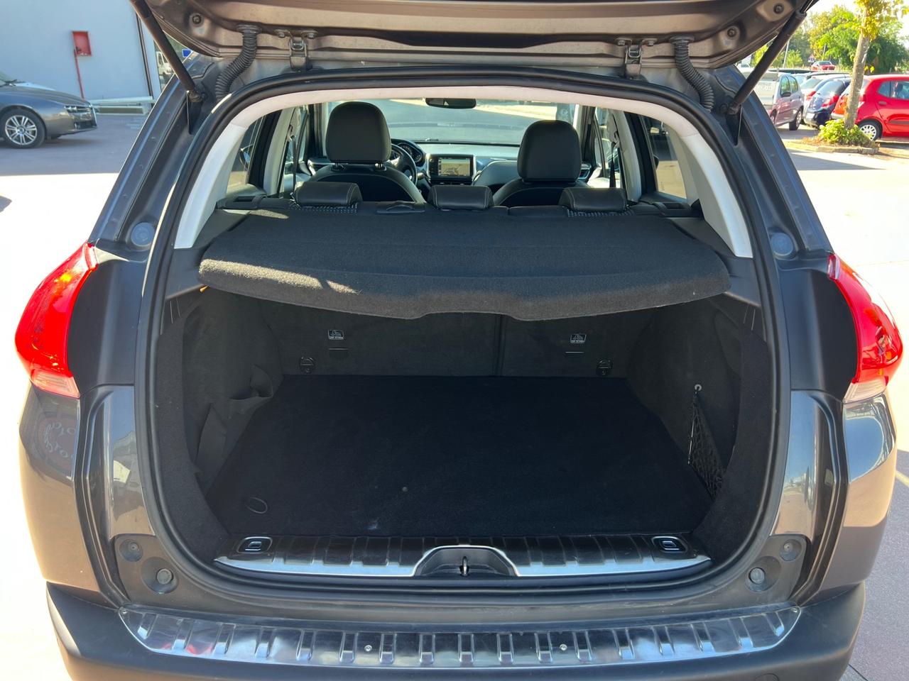 Peugeot 2008 BlueHDi 120 S&S Allure