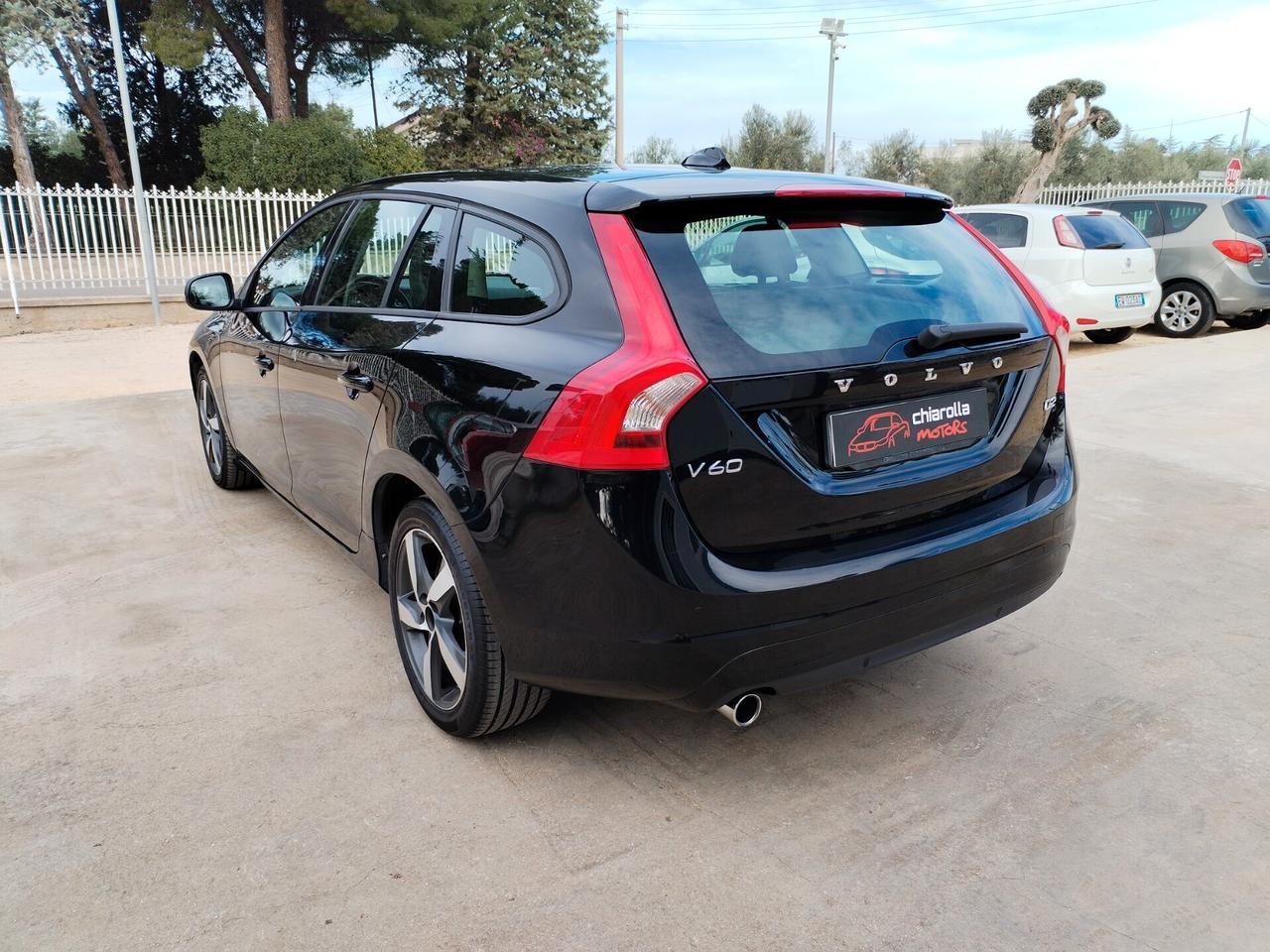 Volvo V60 D2 1.6 D R-design Momentum