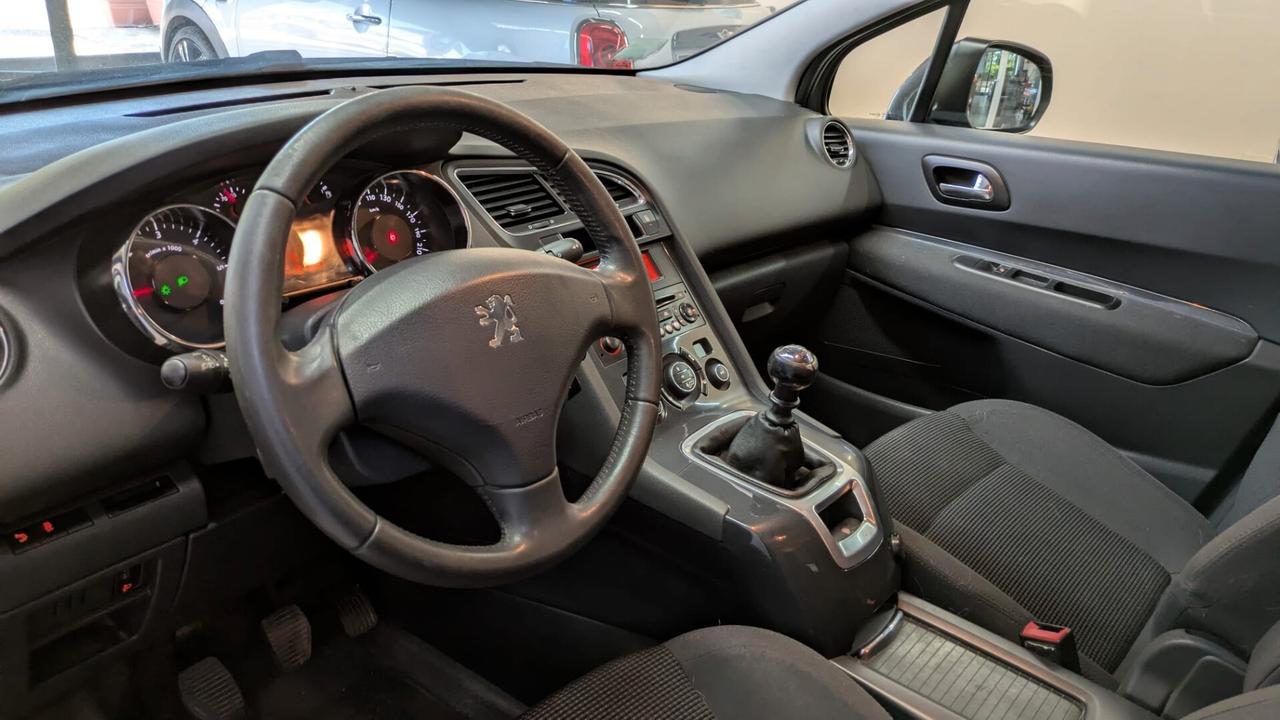 Peugeot 5008 1.6 HDi 115CV Business