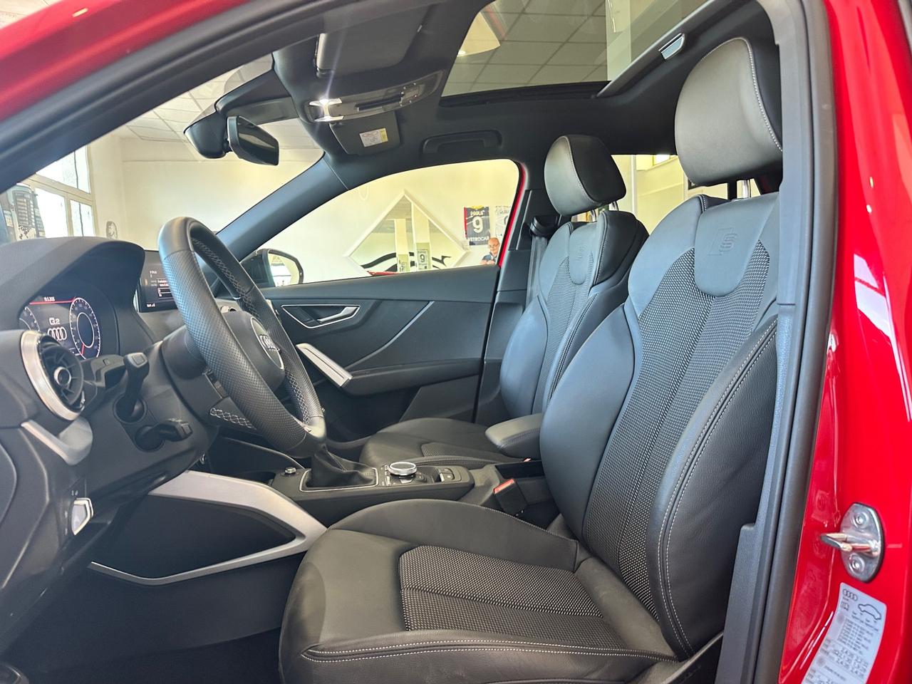 Audi Q2 35 TFSI Identity Black S-Line plus