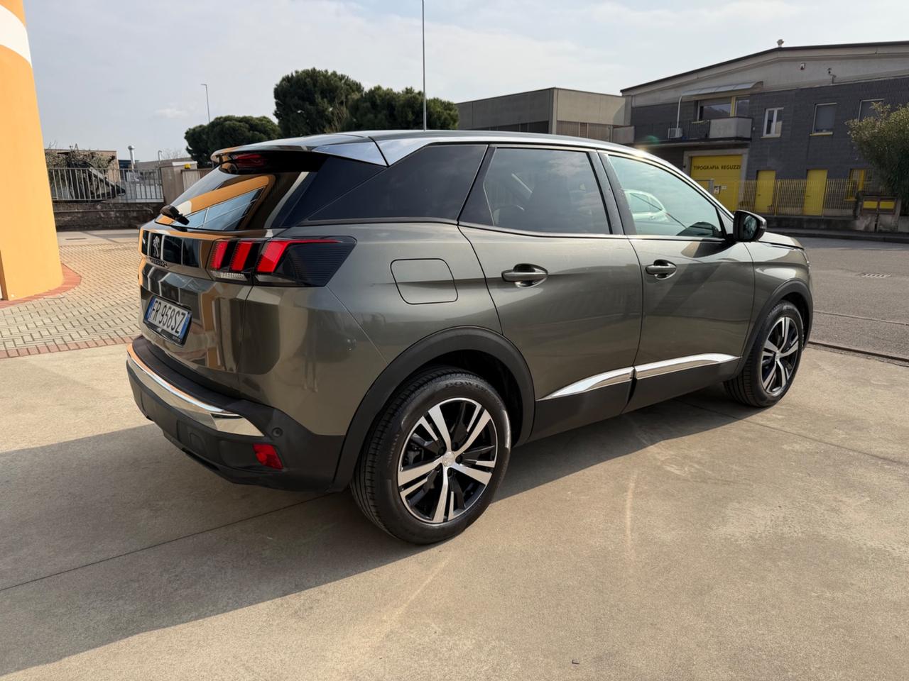 Peugeot 3008 BlueHDi 130 S&S EAT8 Allure