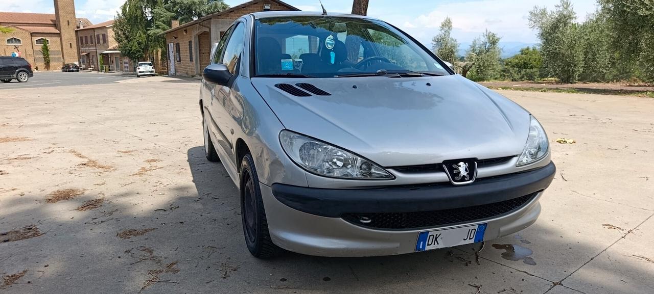 Peugeot 206 1.1 5p. XT