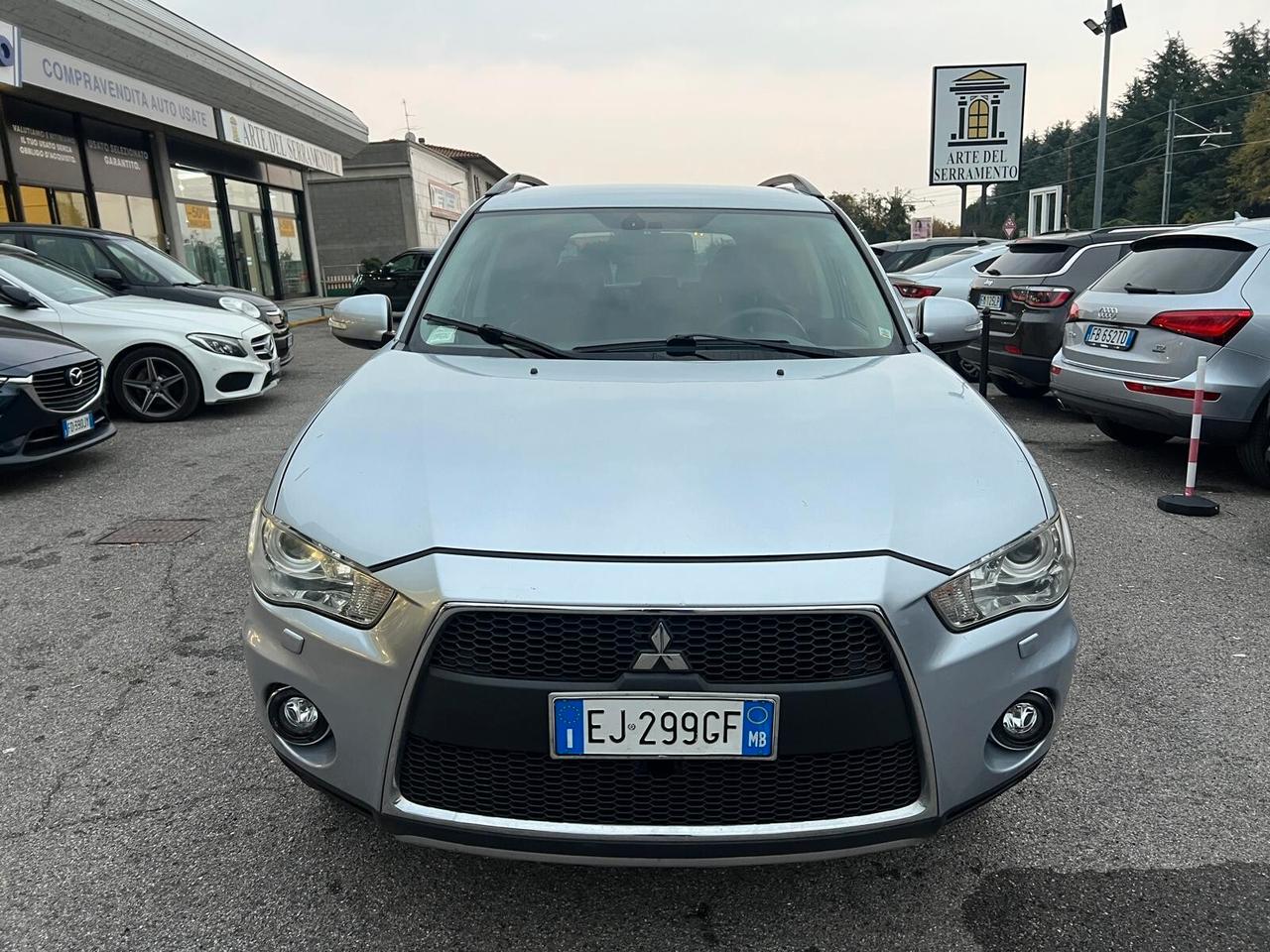 Mitsubishi Outlander 2.2 DI-D TC-SST Instyle DPF 7p