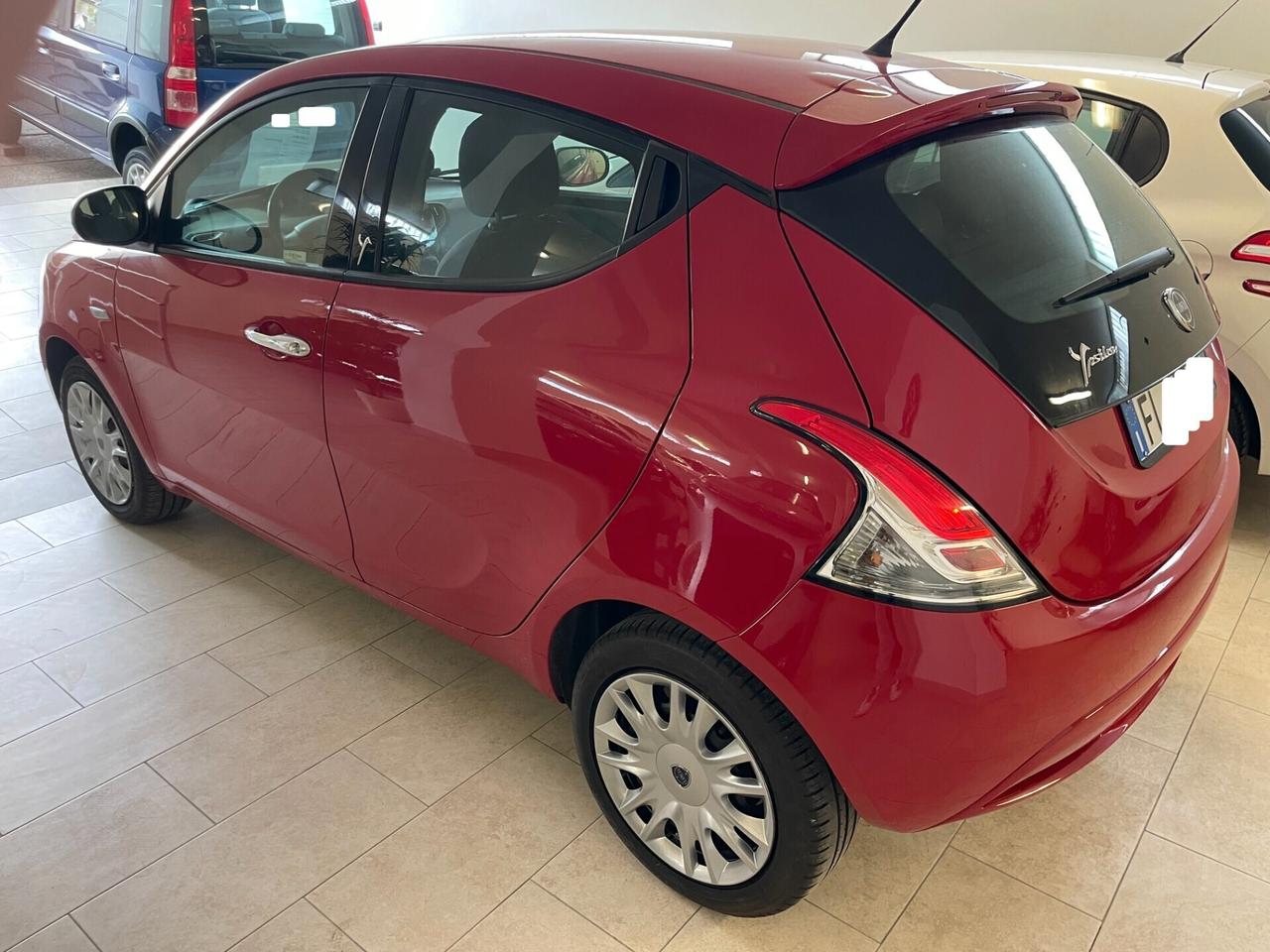 Lancia Y Ypsilon 1.2 GPL NUOVO Silver Distribuzione Neopatentati