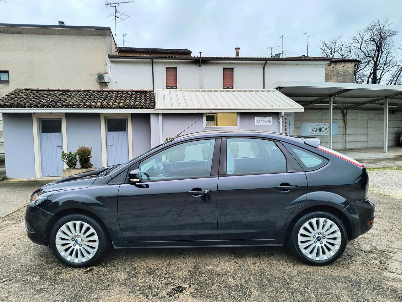 Ford Focus 1.6 Ti-VCT 5p. Benzina