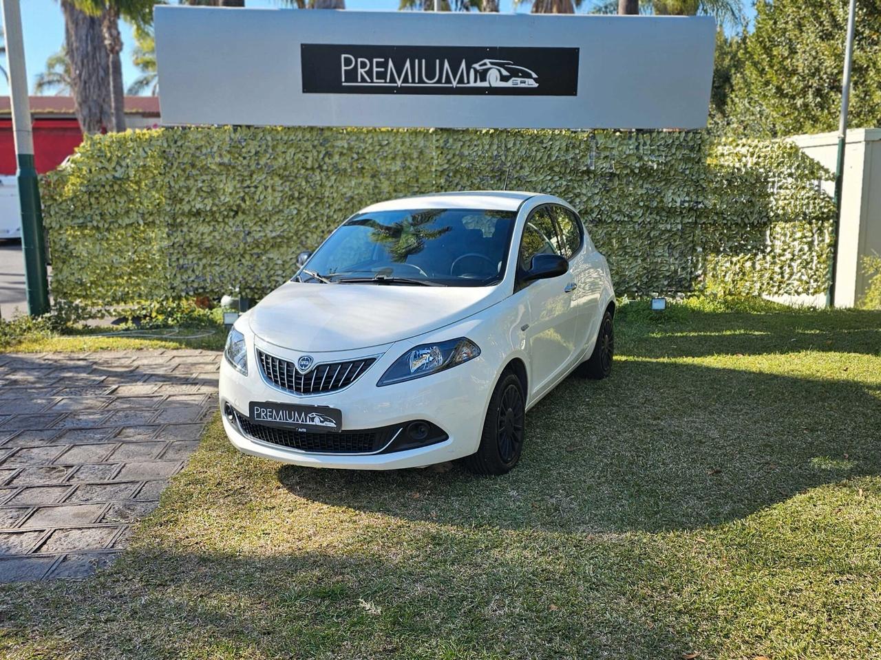 Lancia Ypsilon 1.0 FireFly 5 porte S&S Hybryd Gold