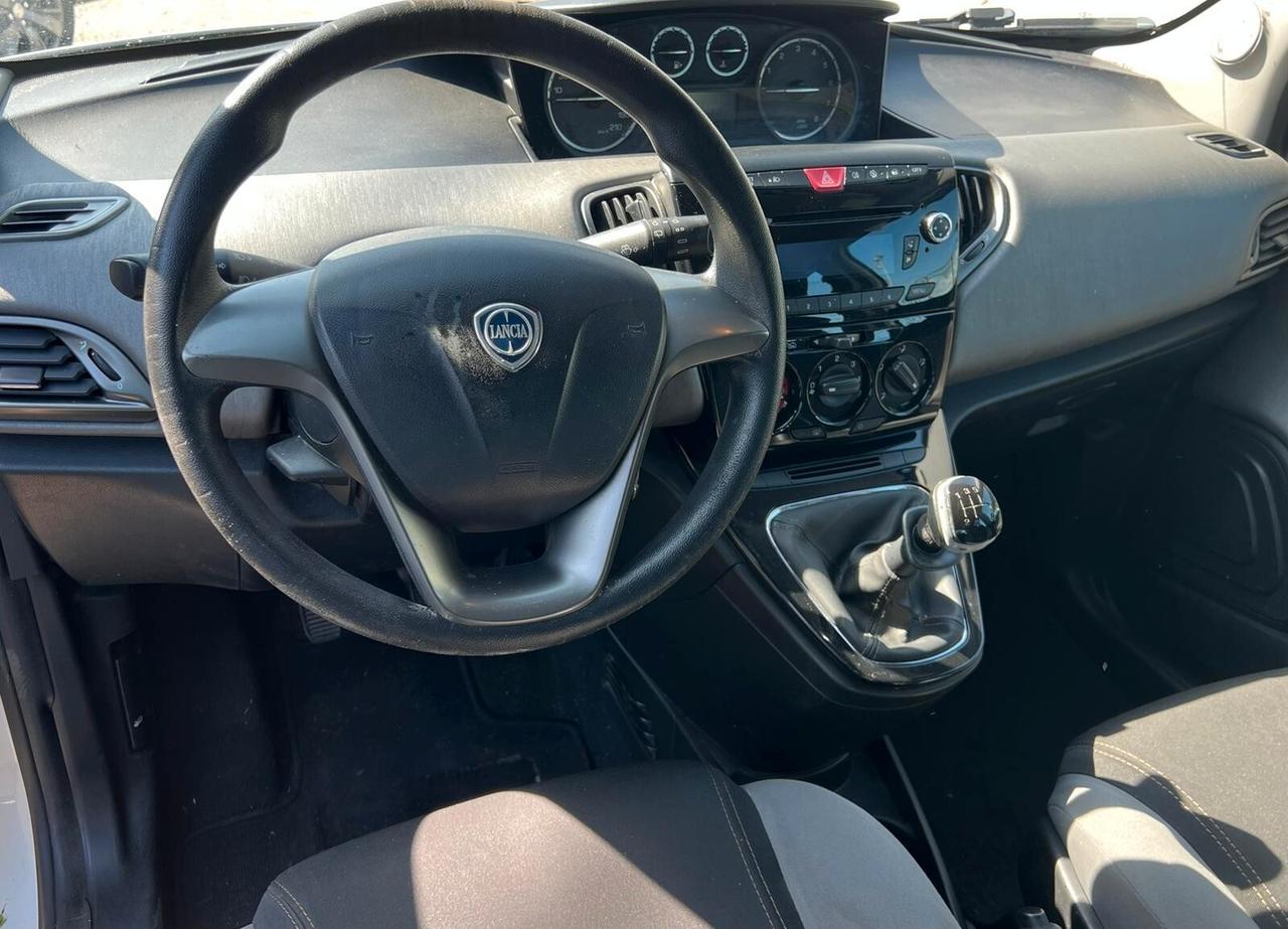 Lancia Ypsilon 1.2 69 CV 5 porte S&S Silver