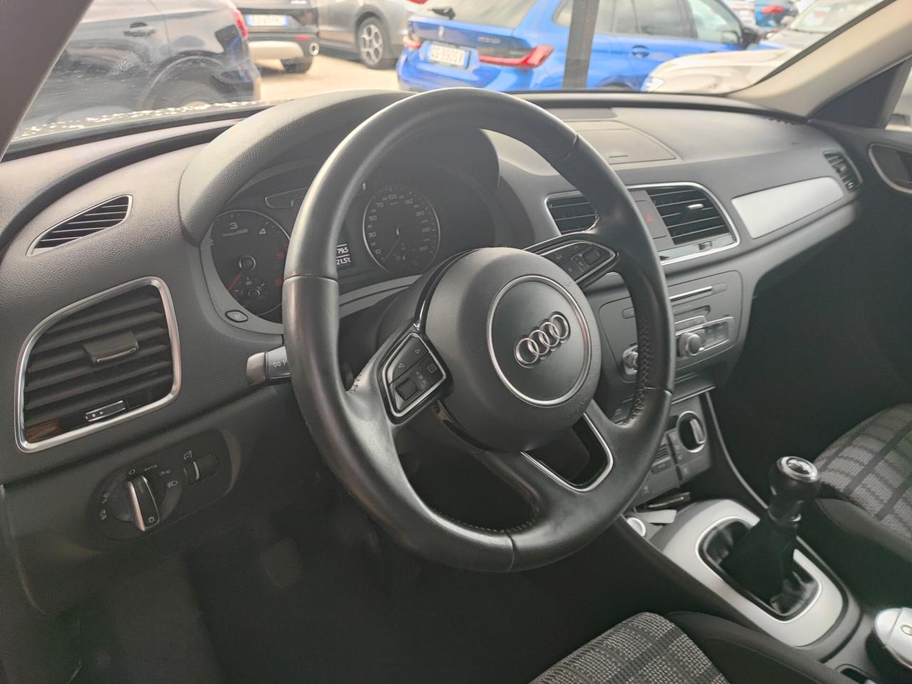 Audi Q3 2.0 TDI 120 CV Design