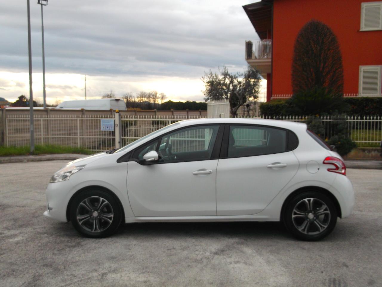 Peugeot 208 1.4 HDi Neopatentati 2014
