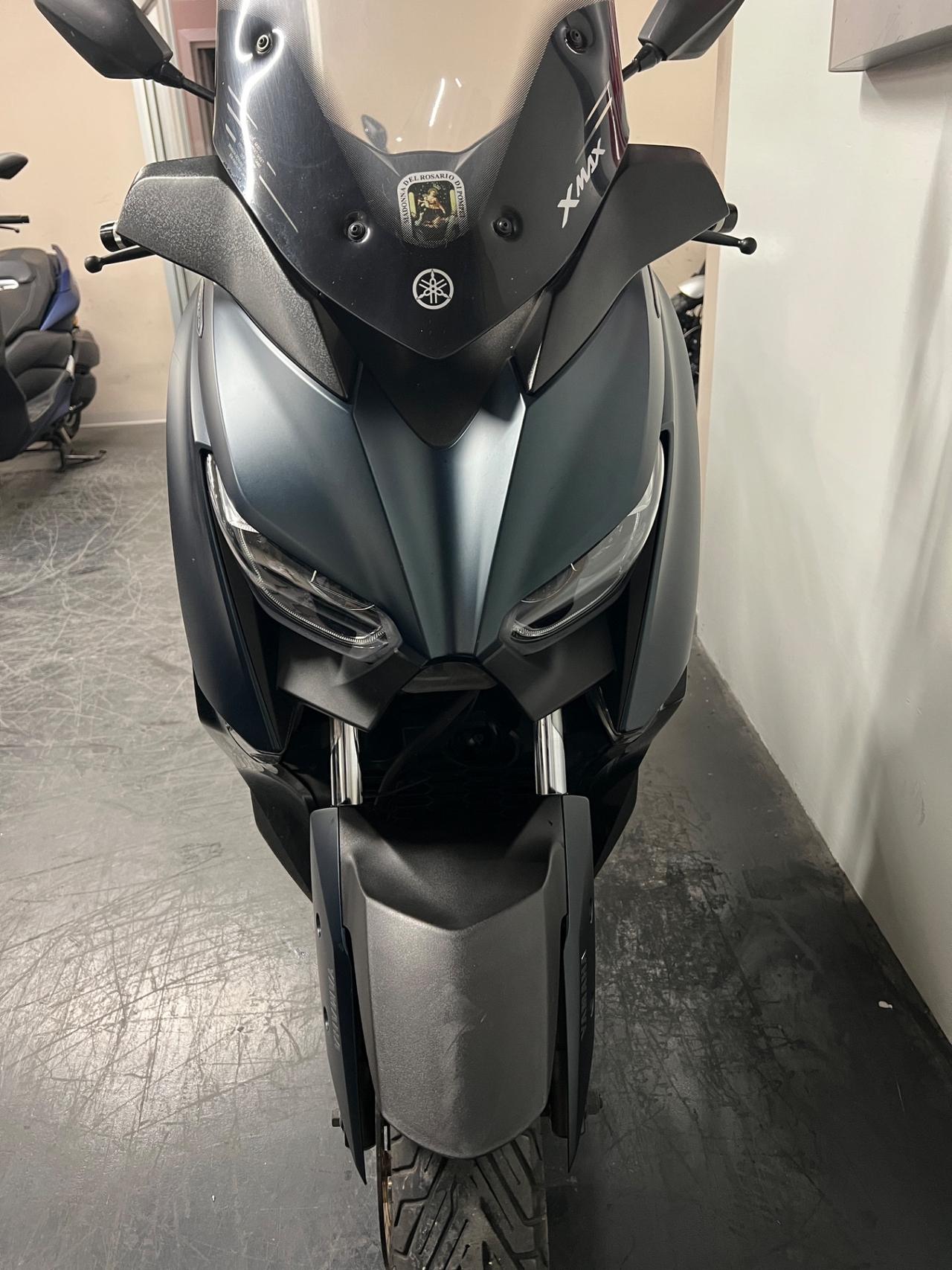Yamaha X-Max 300 Tech max