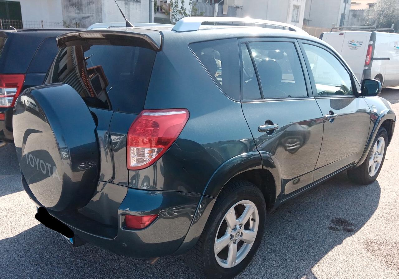 Toyota RAV 4 RAV4 2.2 D-4D 177 CV Luxury