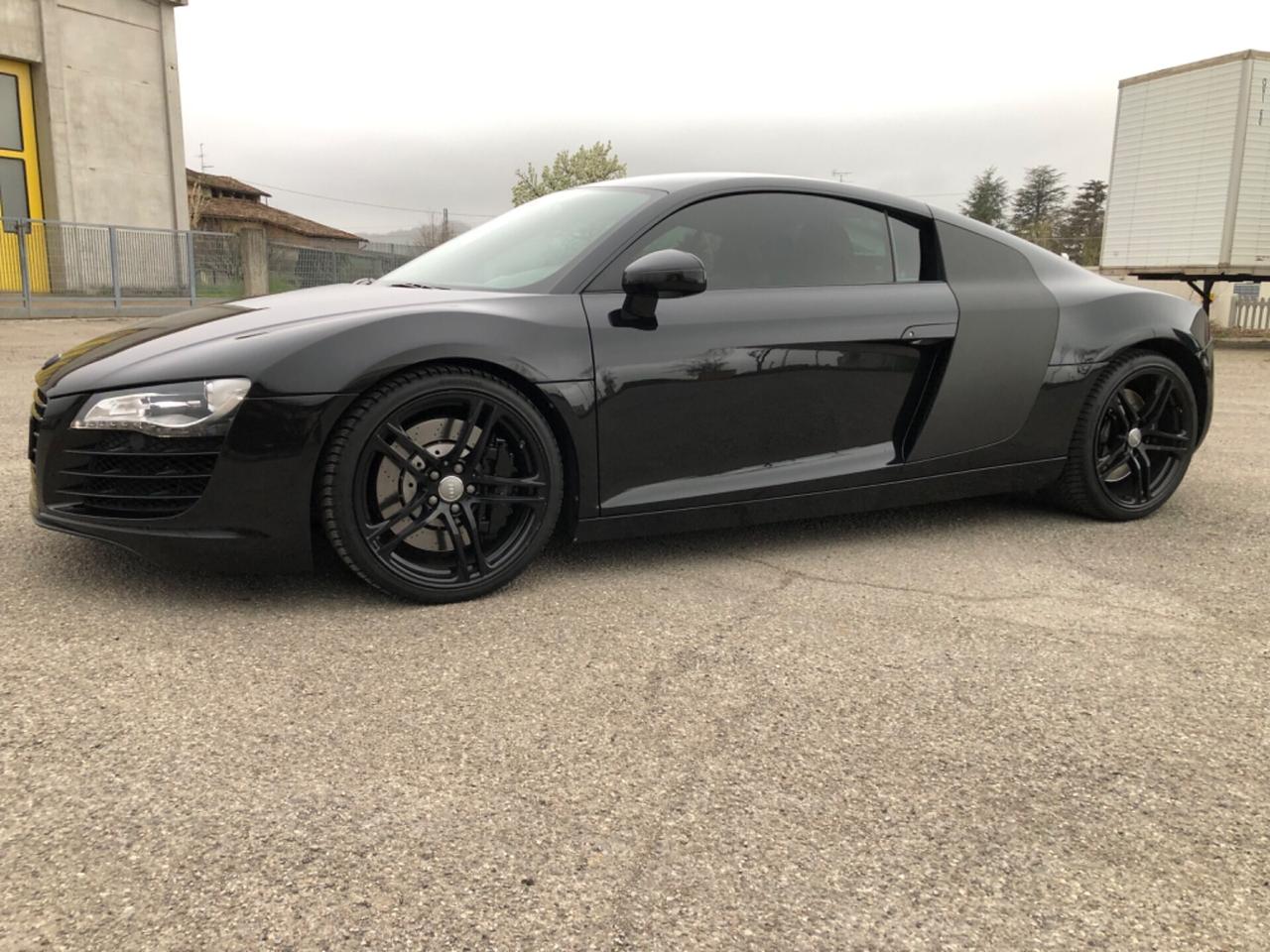 Audi R8 4.2 V8 FSI quattro exclusive manuale