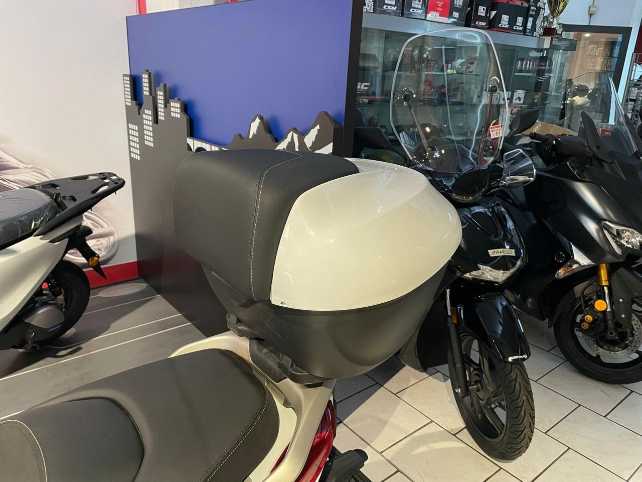 Piaggio Beverly 400 i.e.
