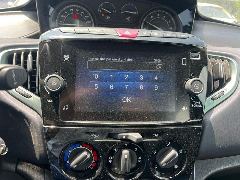 Lancia Ypsilon Ypsilon 1.0 FireFly 5 porte S&S Hybrid Platino