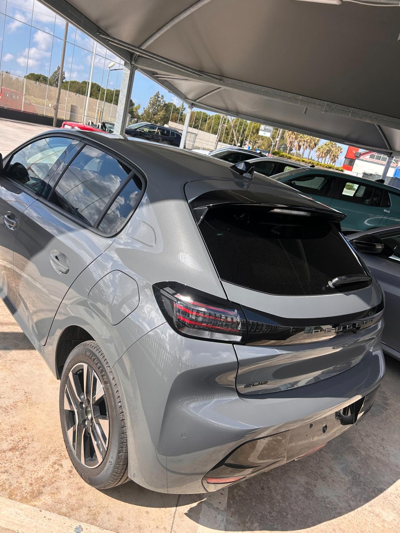 Peugeot 208 1.2 ALLURE