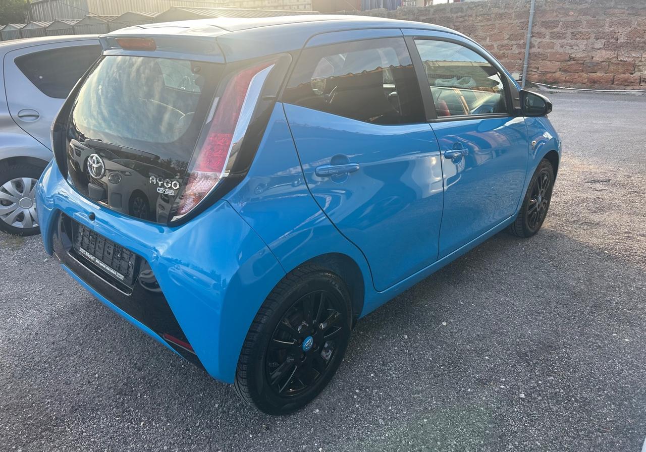 Toyota Aygo 1.0 VVT-i 69 CV 5 porte x-pure