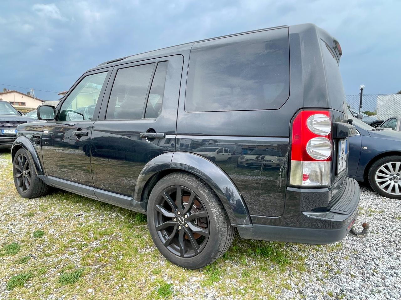 Land Rover Discovery 4 3.0 SDV6 245CV Black&White Limited Edition