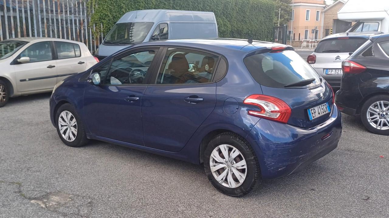 Peugeot 208 1.4 HDi 68 CV 5 porte Allure