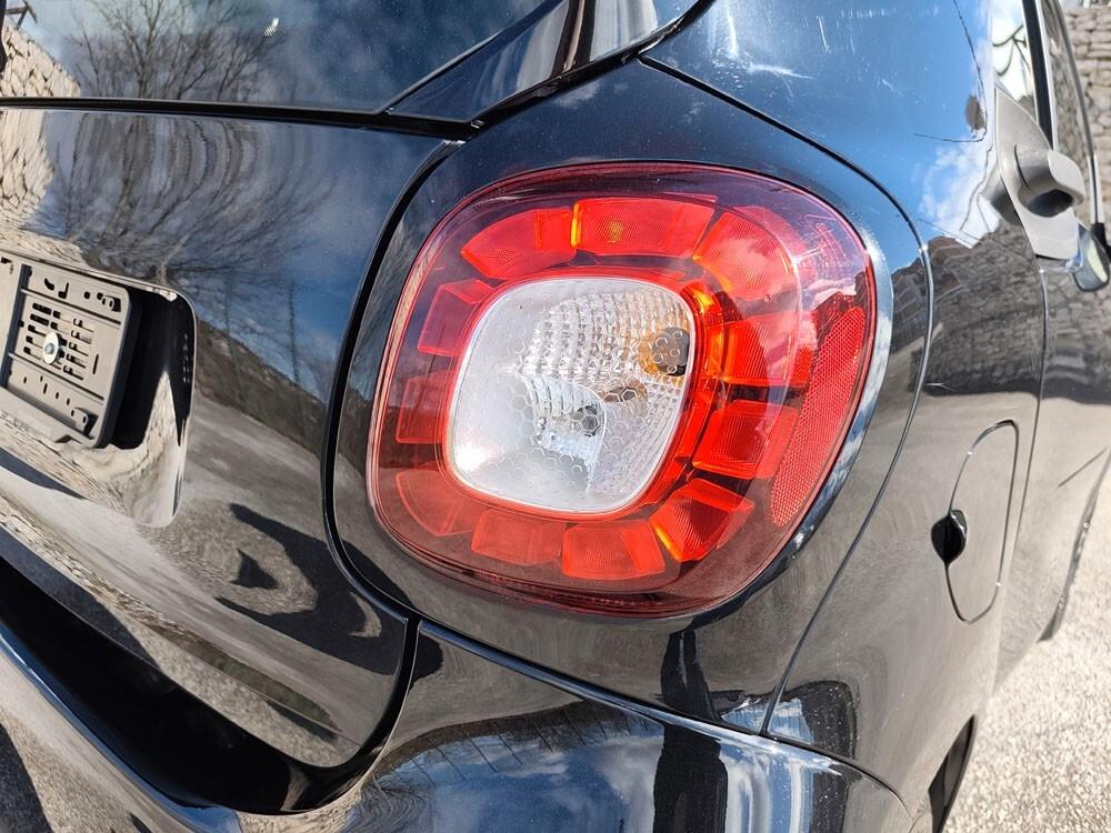 Smart ForTwo 90 0.9 Turbo twinamic Passion NAVI, LED, Sedili Riscalald.