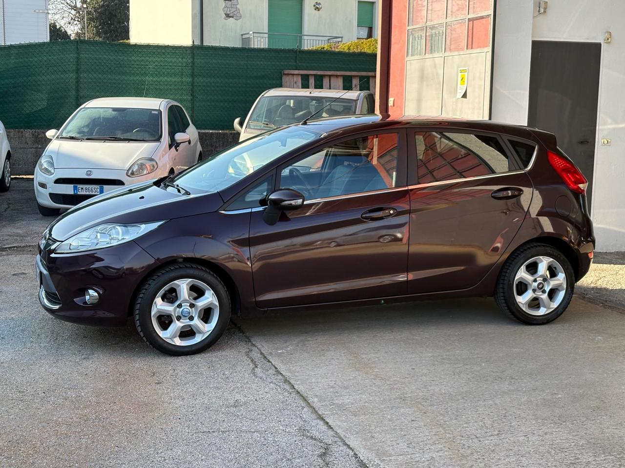 Ford Fiesta 1.4 5 porte Bz.- GPL Titanium UNICO PROPRIETARIO