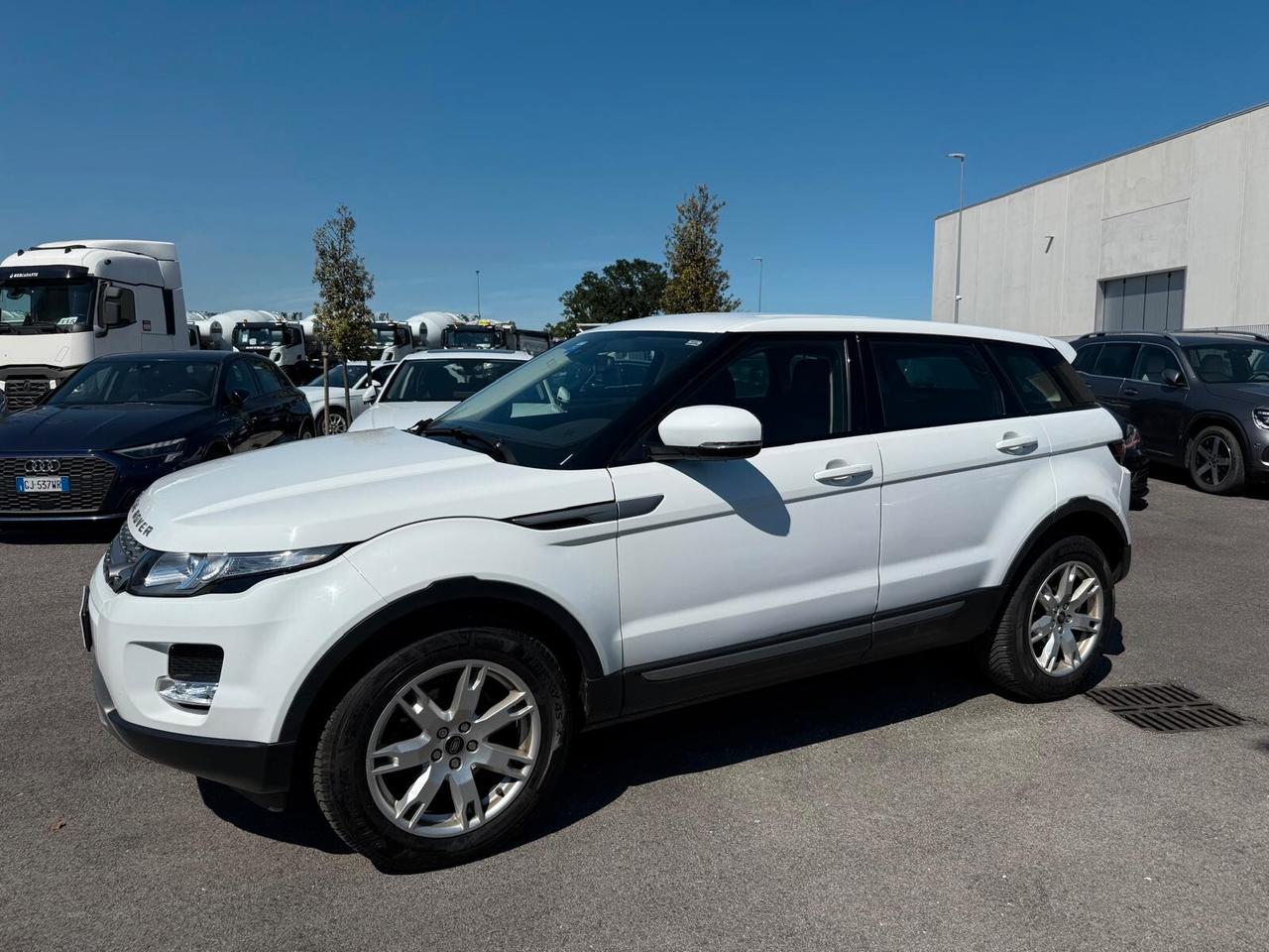 Land Rover Range Evoque 2.2 TD4 5p. Pure