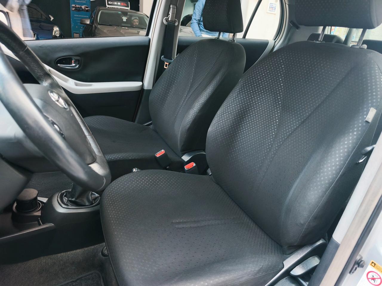 Toyota Yaris 1.0 Benzina 5-porte Sol 2011