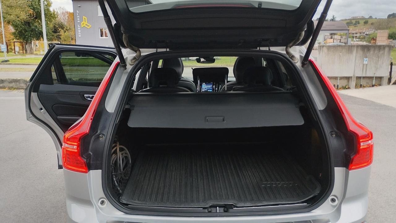 Volvo XC 60 XC60 T6 Recharge Plug-in Hybrid AWD automatico Ultimate Dark