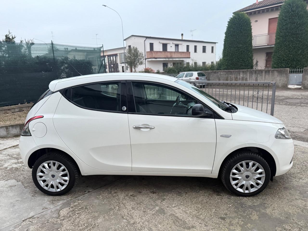 Lancia Ypsilon 0.9 METANO VALIDO 2029 2013 NEOPAT