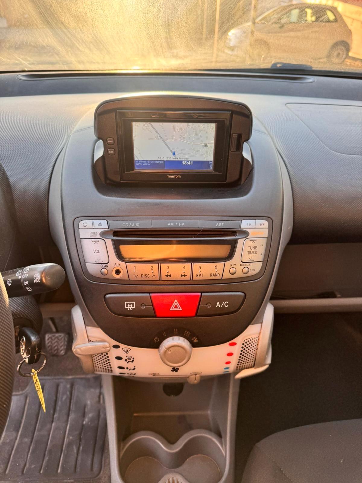 Toyota Aygo 1.0 12V VVT-i 5 porte Sol Connect