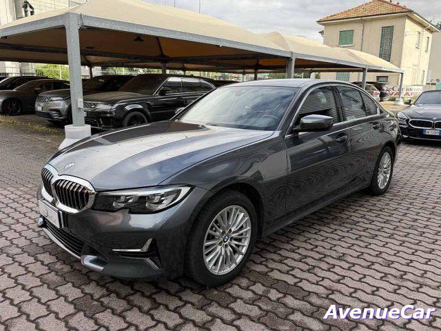 BMW 330 i xdrive Luxury BERLINA CILINDRATA 2.000