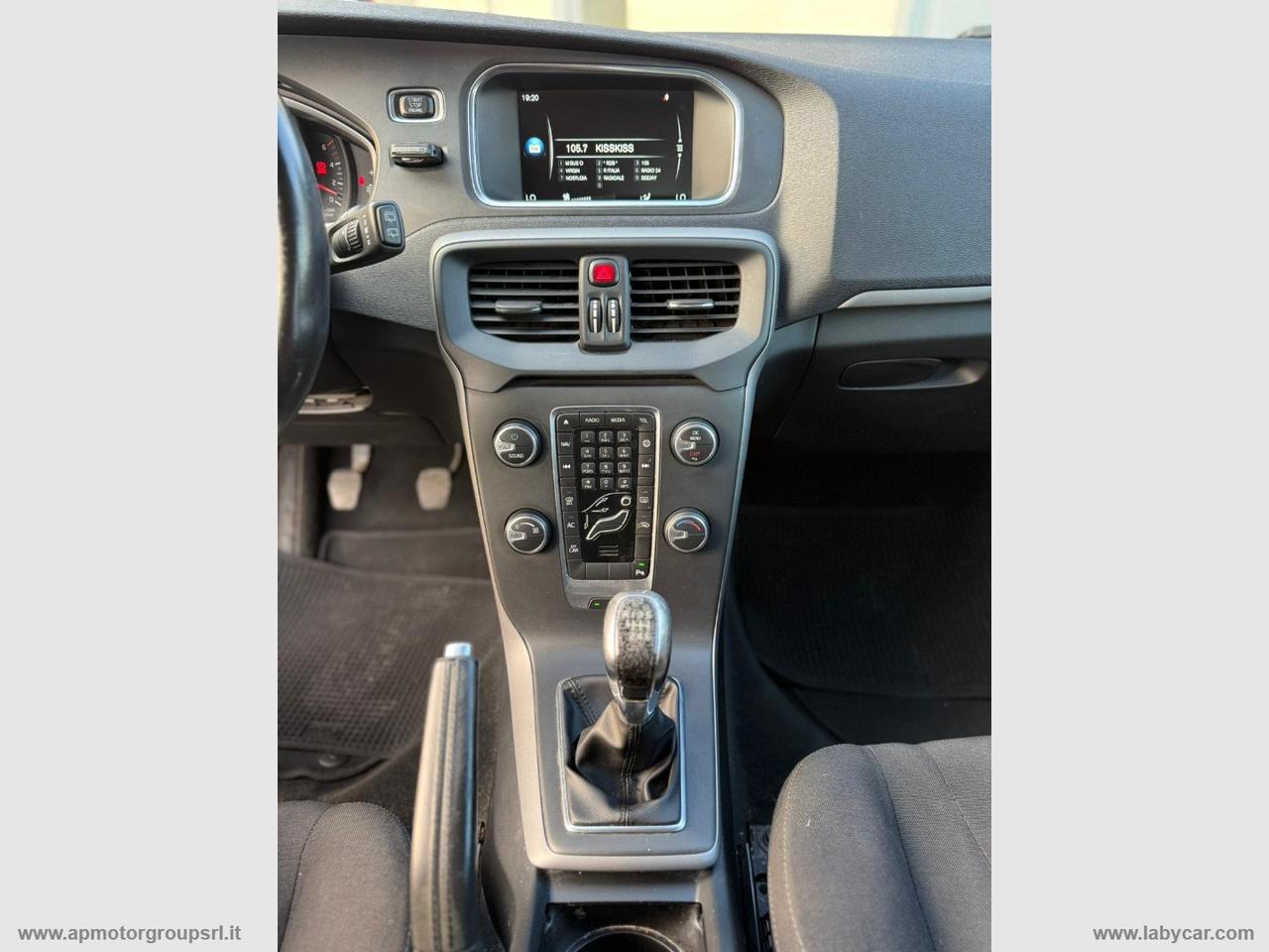 VOLVO V40 D2 Momentum