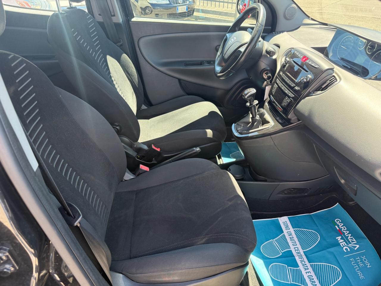 Lancia Ypsilon 0.9 TwinAir 85 CV 5 porte S&S Platinum