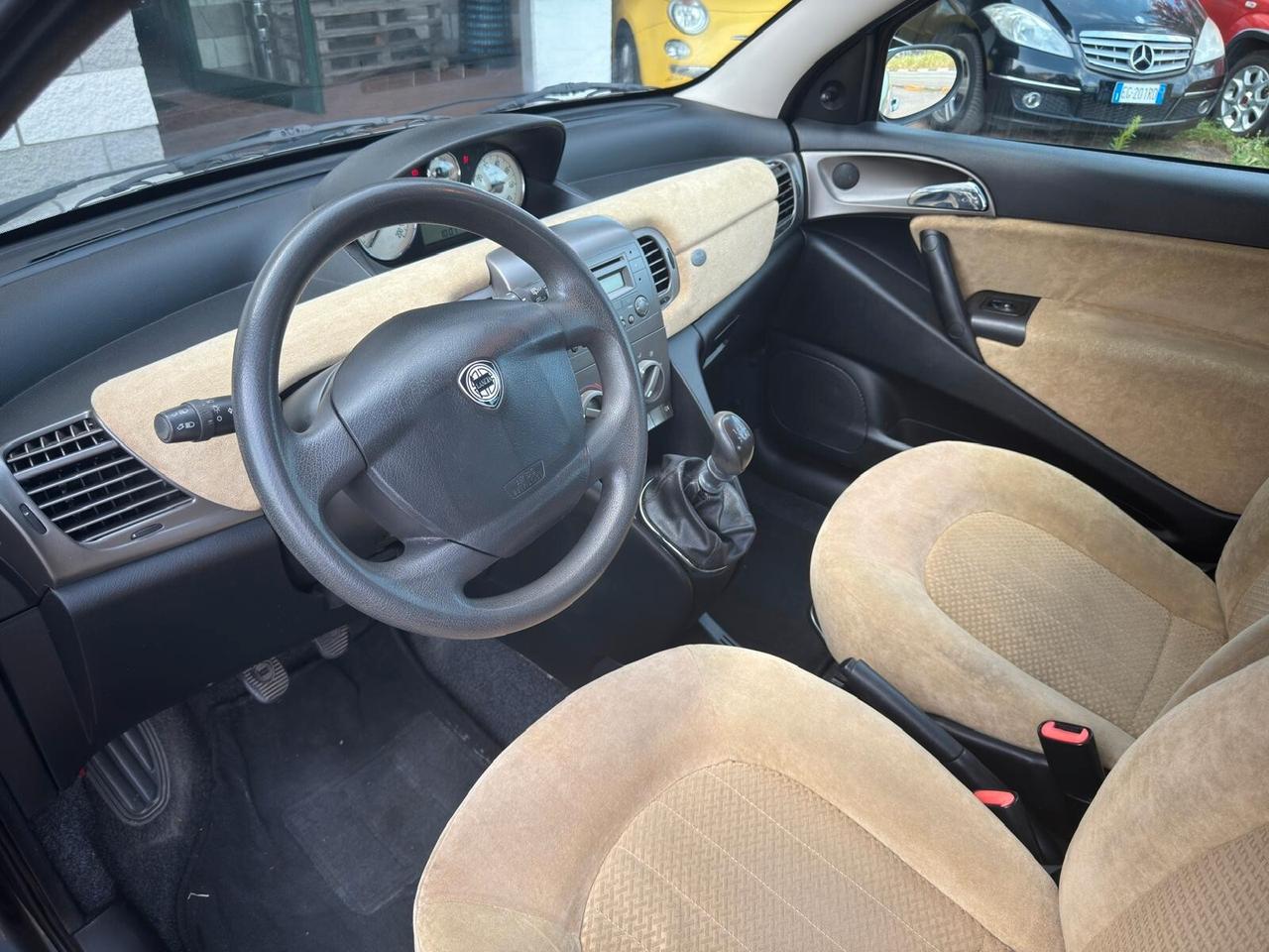 Lancia Ypsilon 1.2 Argento