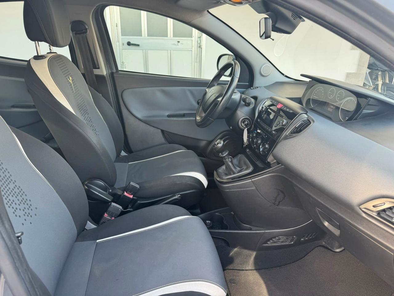 Lancia Ypsilon 0.9 TwinAir 5 porte Metano Ecochic Elefantino