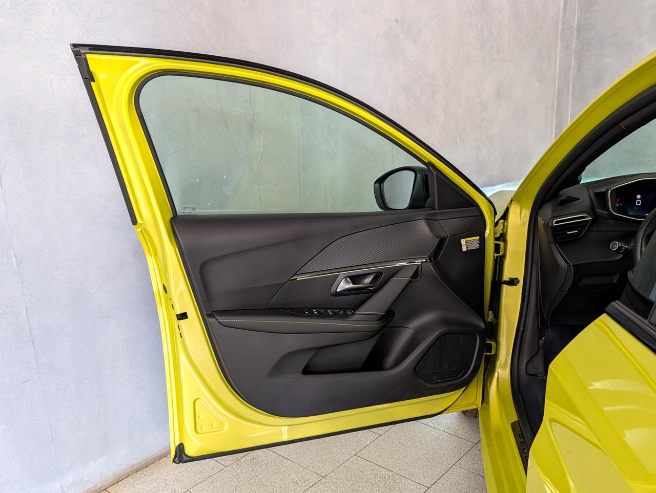 Peugeot 208 ii 1.2 puretech 100cv GT