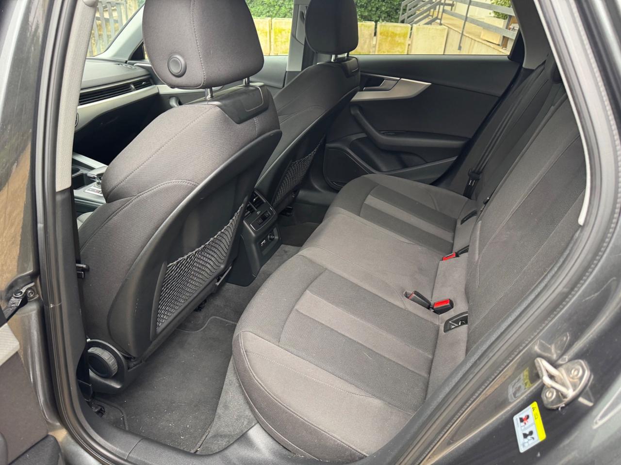 Audi A4 Avant 2.0 TDI 136cv - S.LINE - CERCHI 18 -