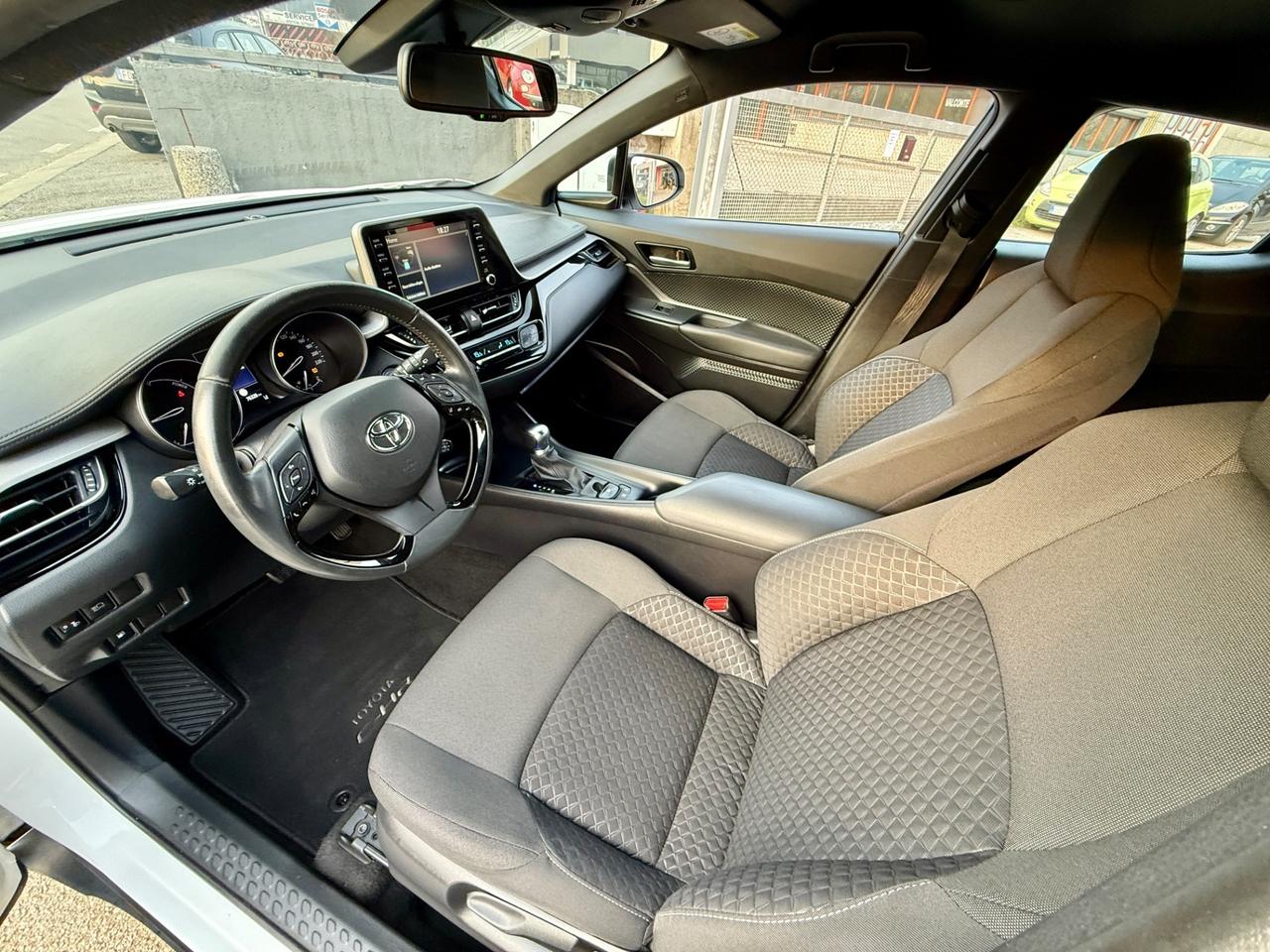 Toyota C-HR 1.8 Hybrid E-CVT 2023 **76.000Km**