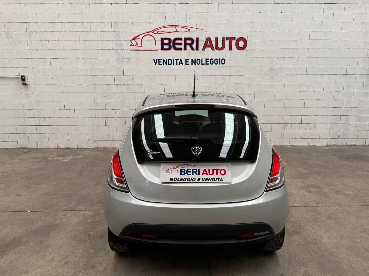 Lancia Ypsilon 5 porte Metano Ecochic Gold