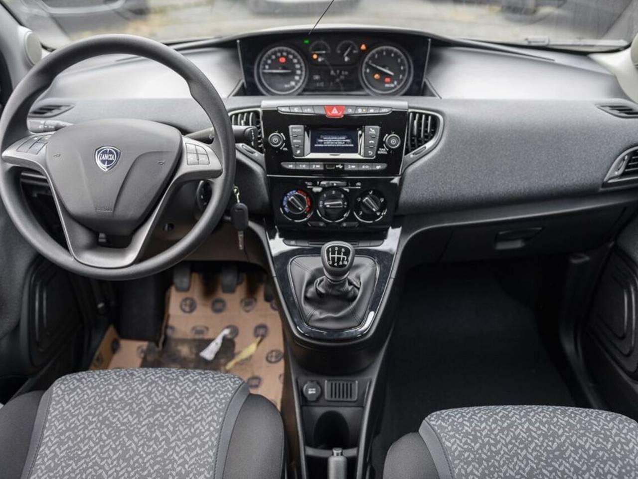 LANCIA Ypsilon III 2021 - Ypsilon 1.0 firefly hybrid Silver s&s 70cv