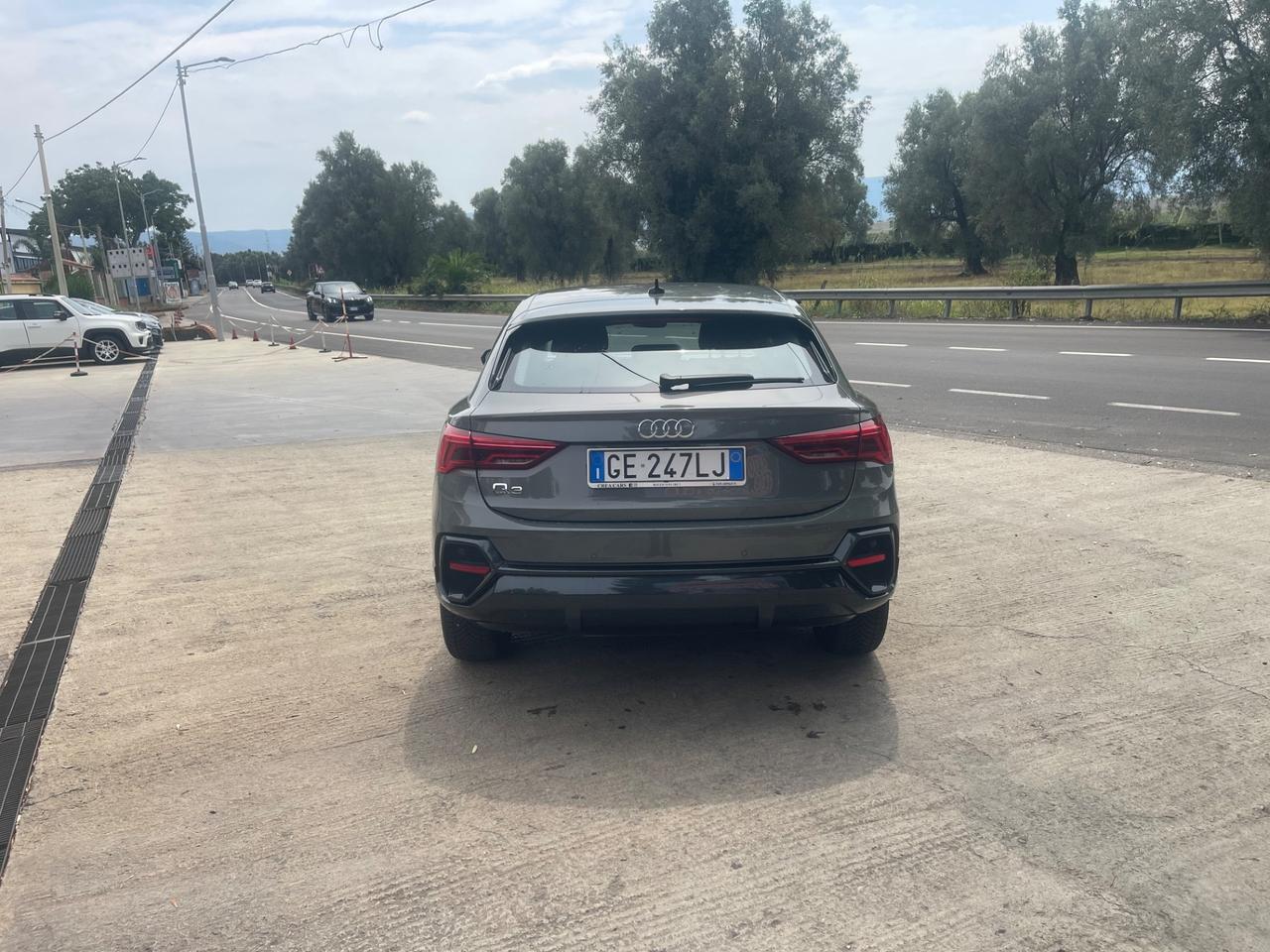Audi Q3 35 TDI quattro S tronic Business Advanced