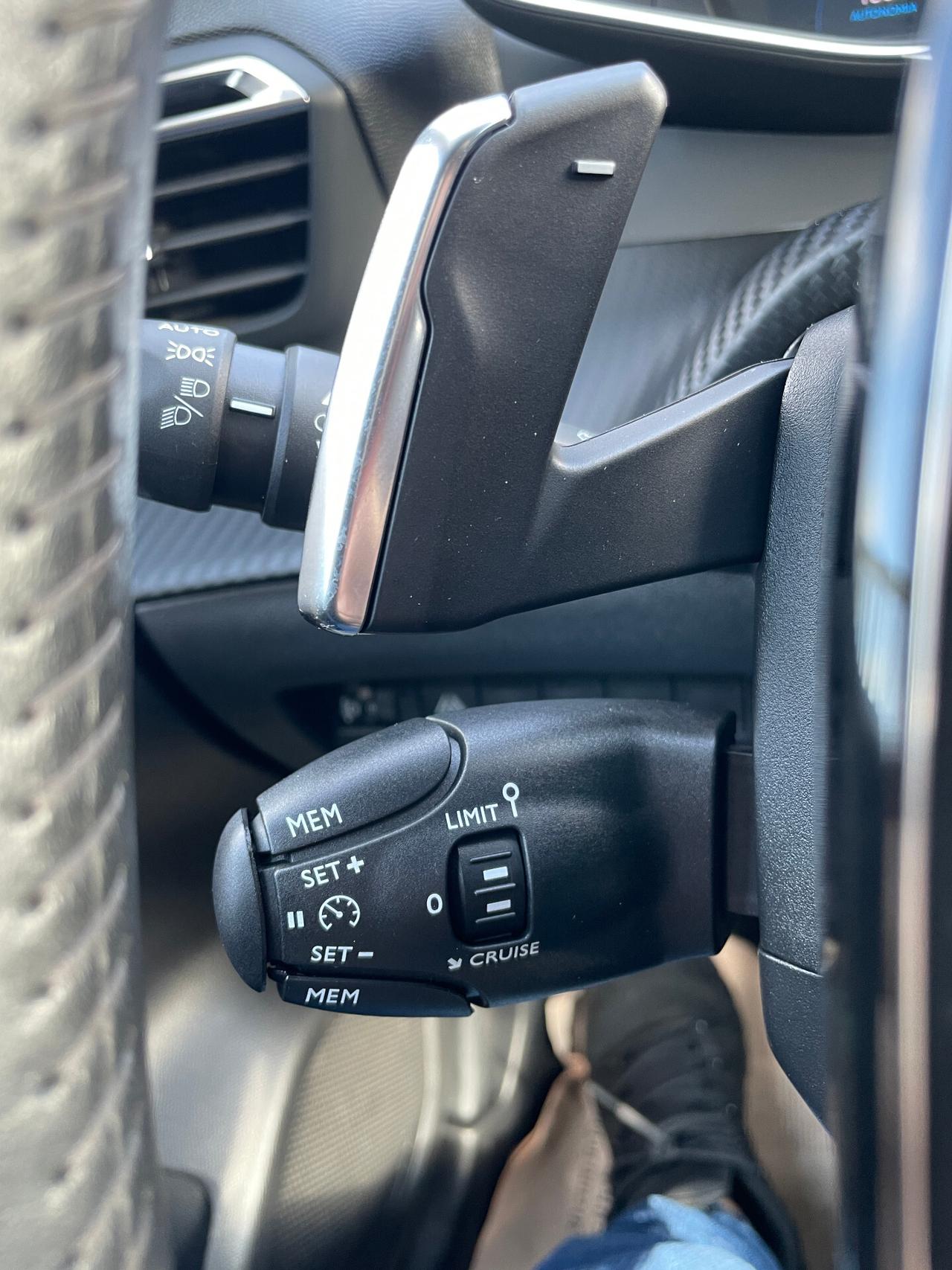 Peugeot 208 1.2 PureTech 100cv EAT8 5 porte Allure Pack