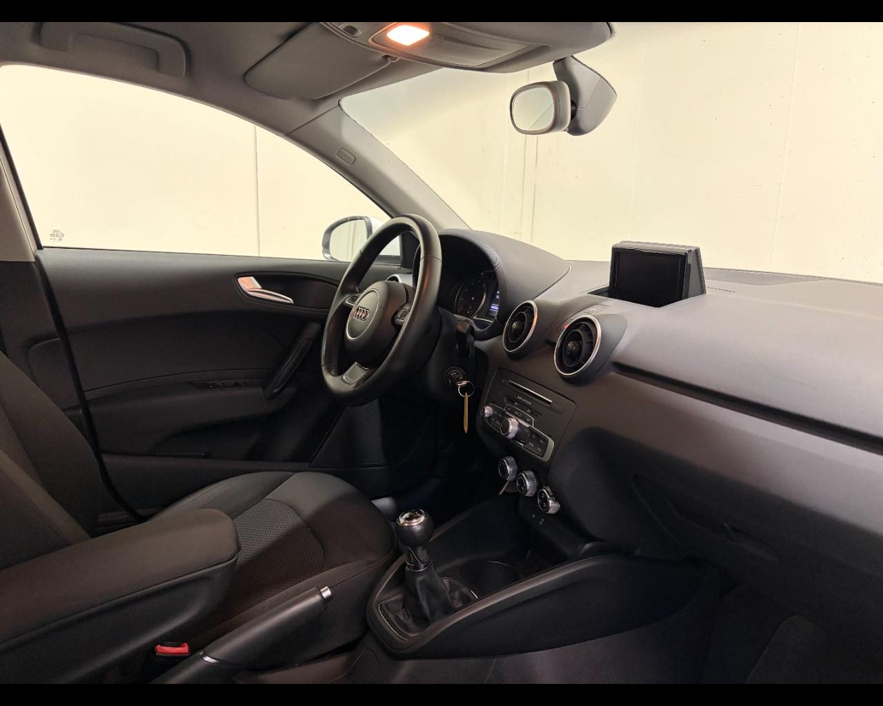 AUDI A1 SPORTBACK 1.0 TFSI ULTRA METAL PLUS