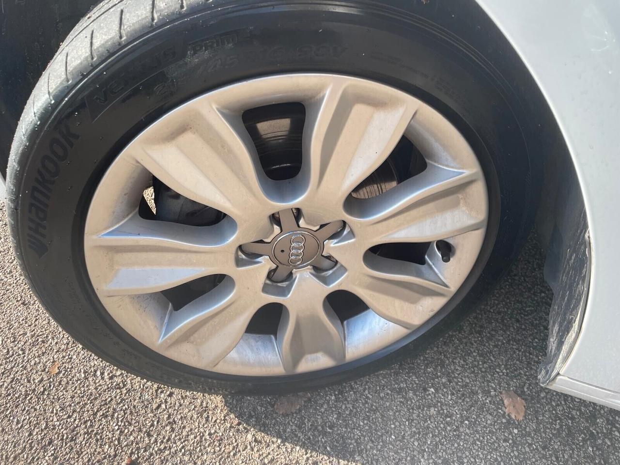 Audi A1 1.6 TDI S tronic Attraction NEOPATENTATI