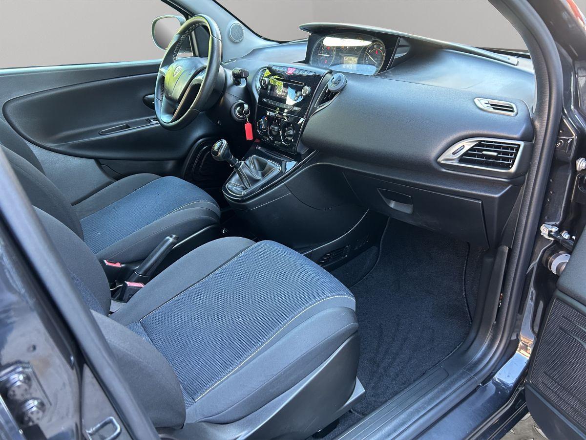 LANCIA - Ypsilon S - 1.3 MJT 95 CV 5p. S&S MOMO DESIGN