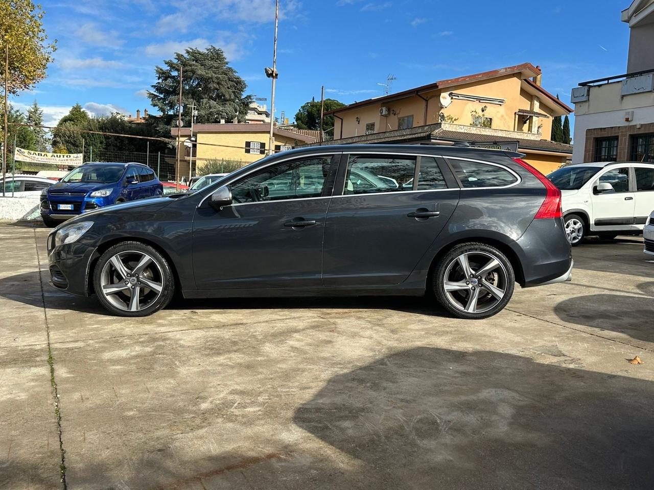 Volvo V60 D5 R-design