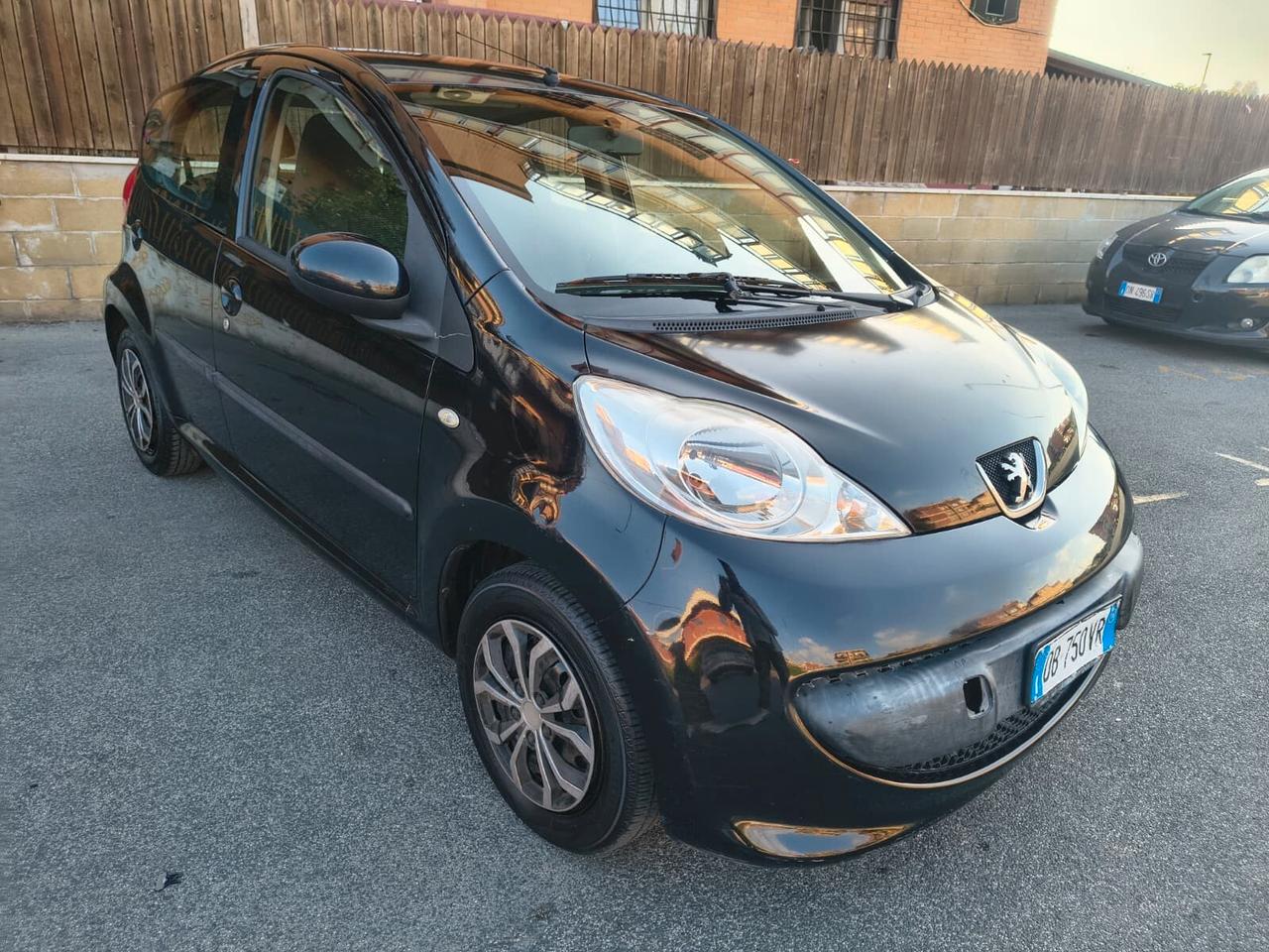 Peugeot 107 AUTOMATICA BENZINA NEOPATENTATI