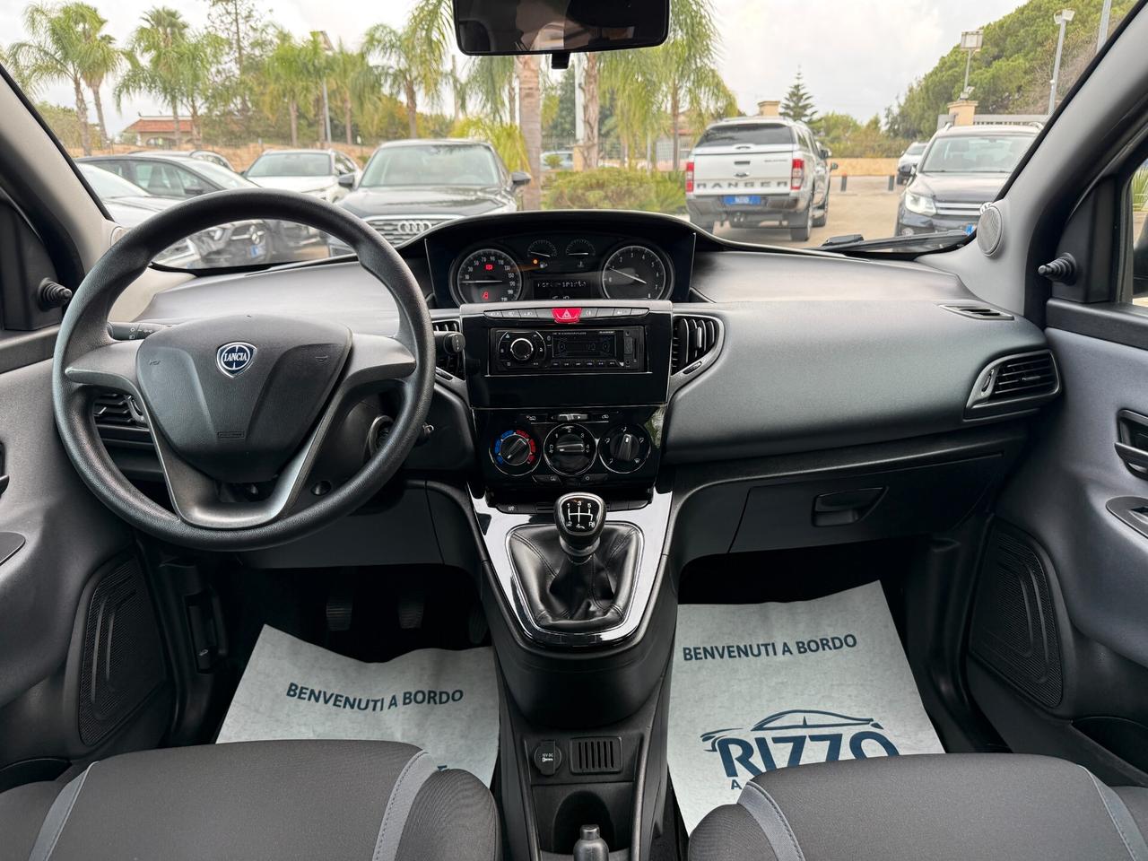 Lancia Ypsilon 1.2 69 CV 5 porte Unyca