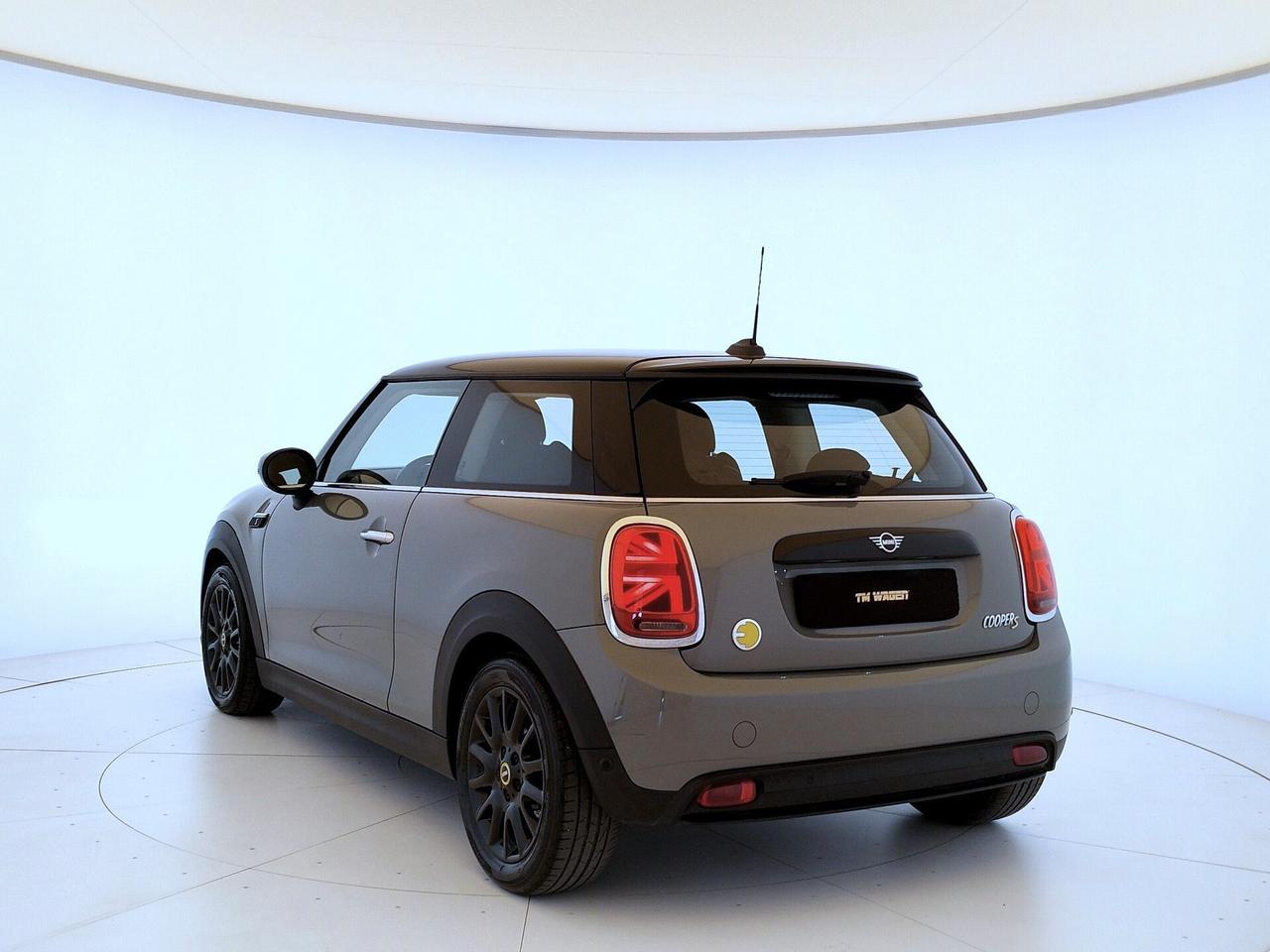 Mini Full Electric Cooper SE Classic - NEOPATENTATI