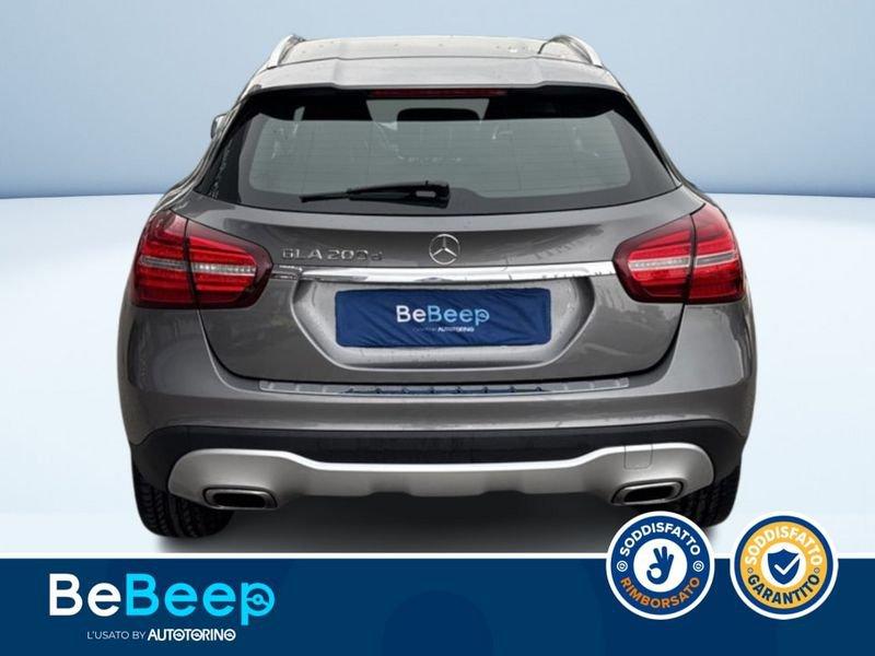 Mercedes-Benz GLA 200 D SPORT AUTO